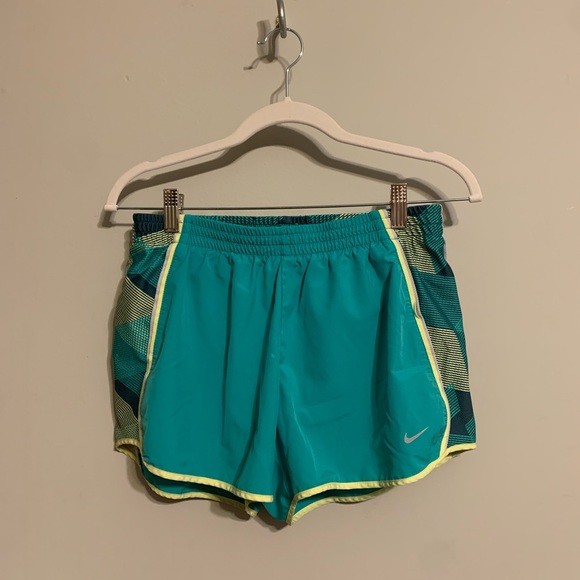 NIKE ATHLETIC SHORTS - Picture 1 of 3